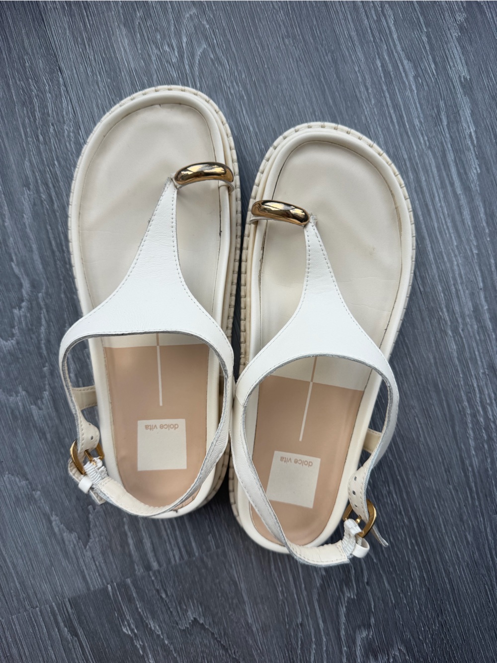 Dolce Vita Cream White Leather T-Strap Sandals with Gold Accent - size 6.5